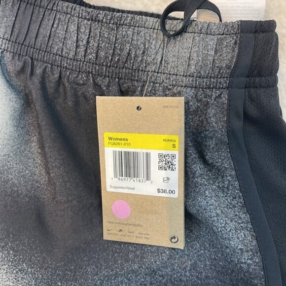 Nike Women's Dri-FIT Tempo Printed Running Shorts - Picture 5 of 10